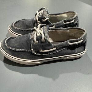 Youth size 1 1/2 Sperry casual, boat style shoes